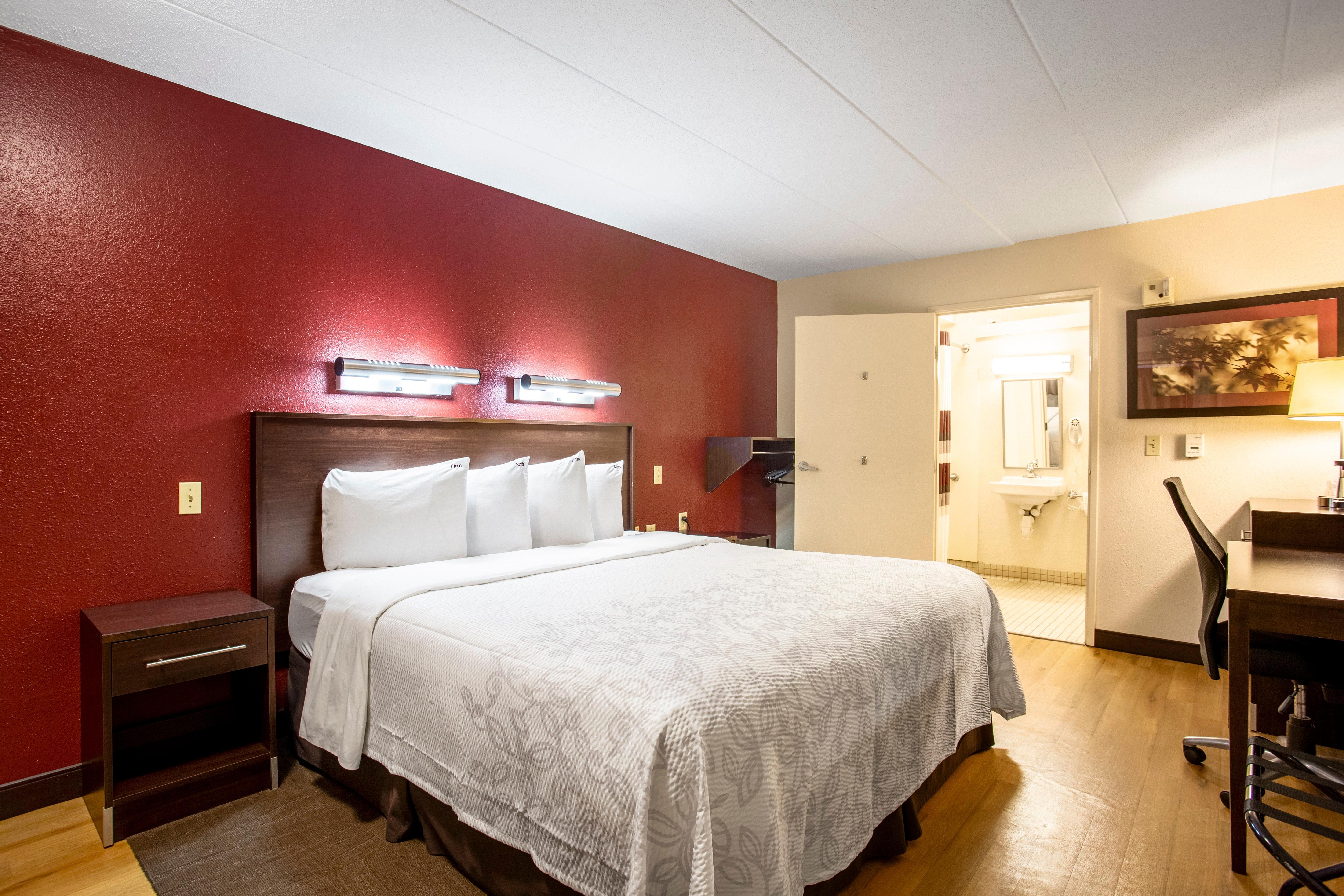 Red Roof Inn Plus+ Atlanta - Buckhead Druid Hills Exterior photo