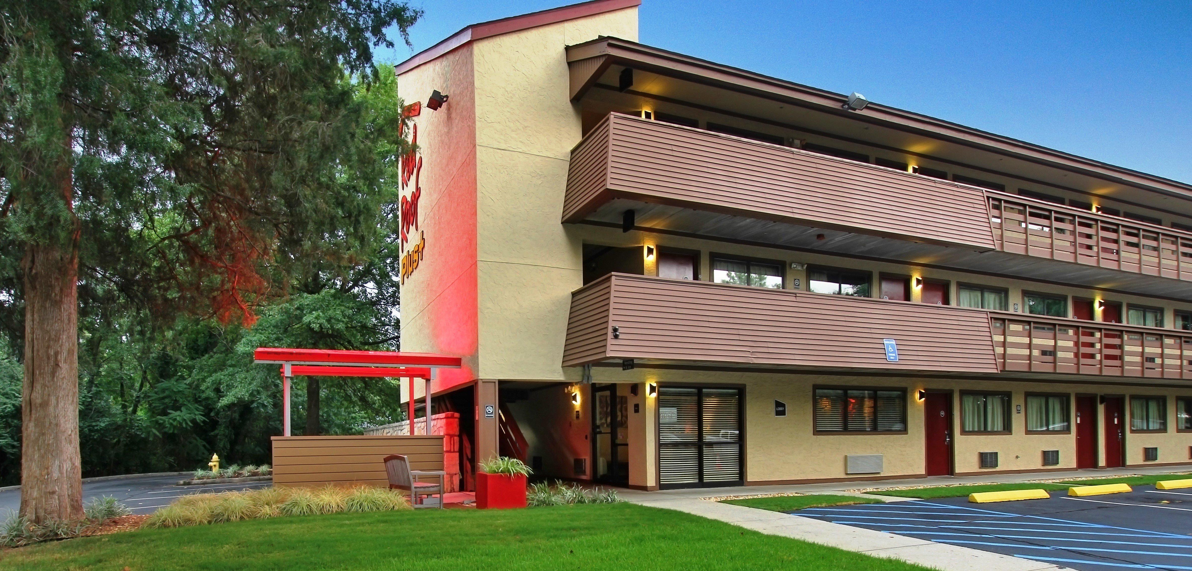 Red Roof Inn Plus+ Atlanta - Buckhead Druid Hills Exterior photo